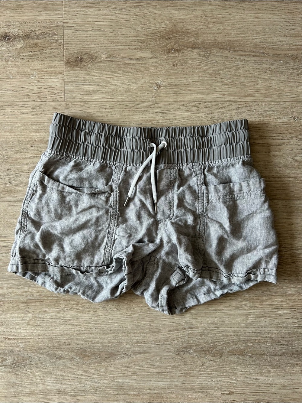 Athleta Light Gray Athletic Drawstring Linen-Blend Women’s Shorts